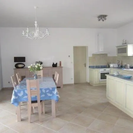Дом отдыха Maison Saint-georges-de-didonne, 3 Pieces, 6 Personnes - Fr-1-305-773